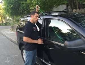 a person locked out of his car looking for a lockout service in rancho cucamonga